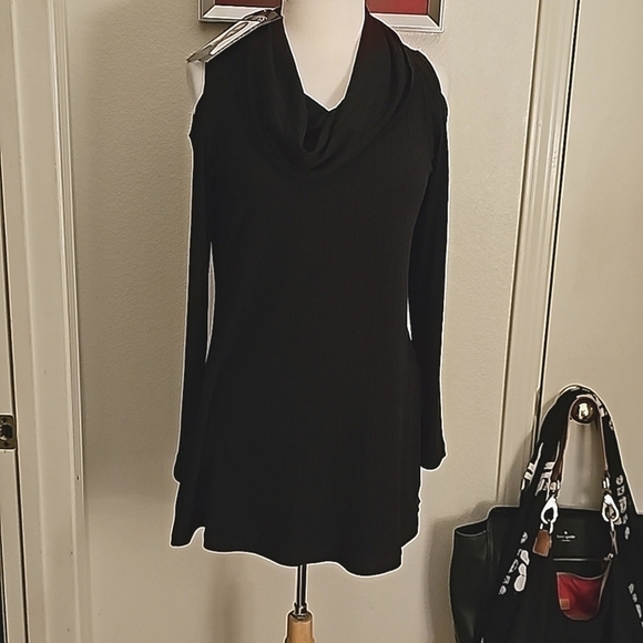 NWT COLD SHOULDER TUNIC - Picture 1 of 4